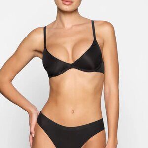 SKIMS Weightless Scoop Bra Onyx